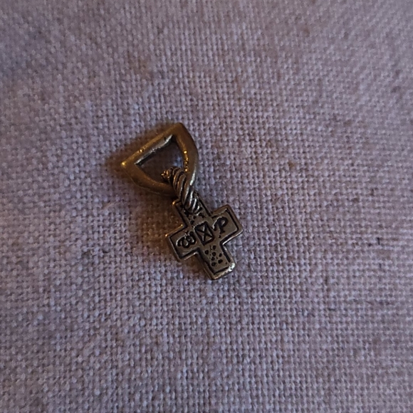 Waxing Poetic charm/pendant cross - Picture 3 of 3